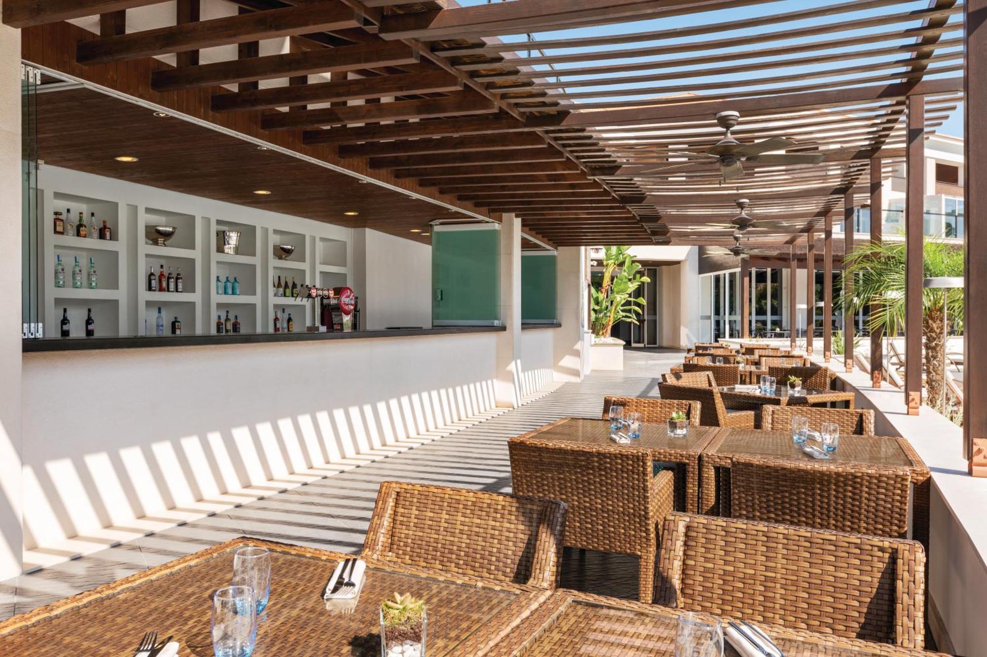 Wyndham Grand Algarve Hotel Quinta do Lago Bagian luar foto The Sky Bar